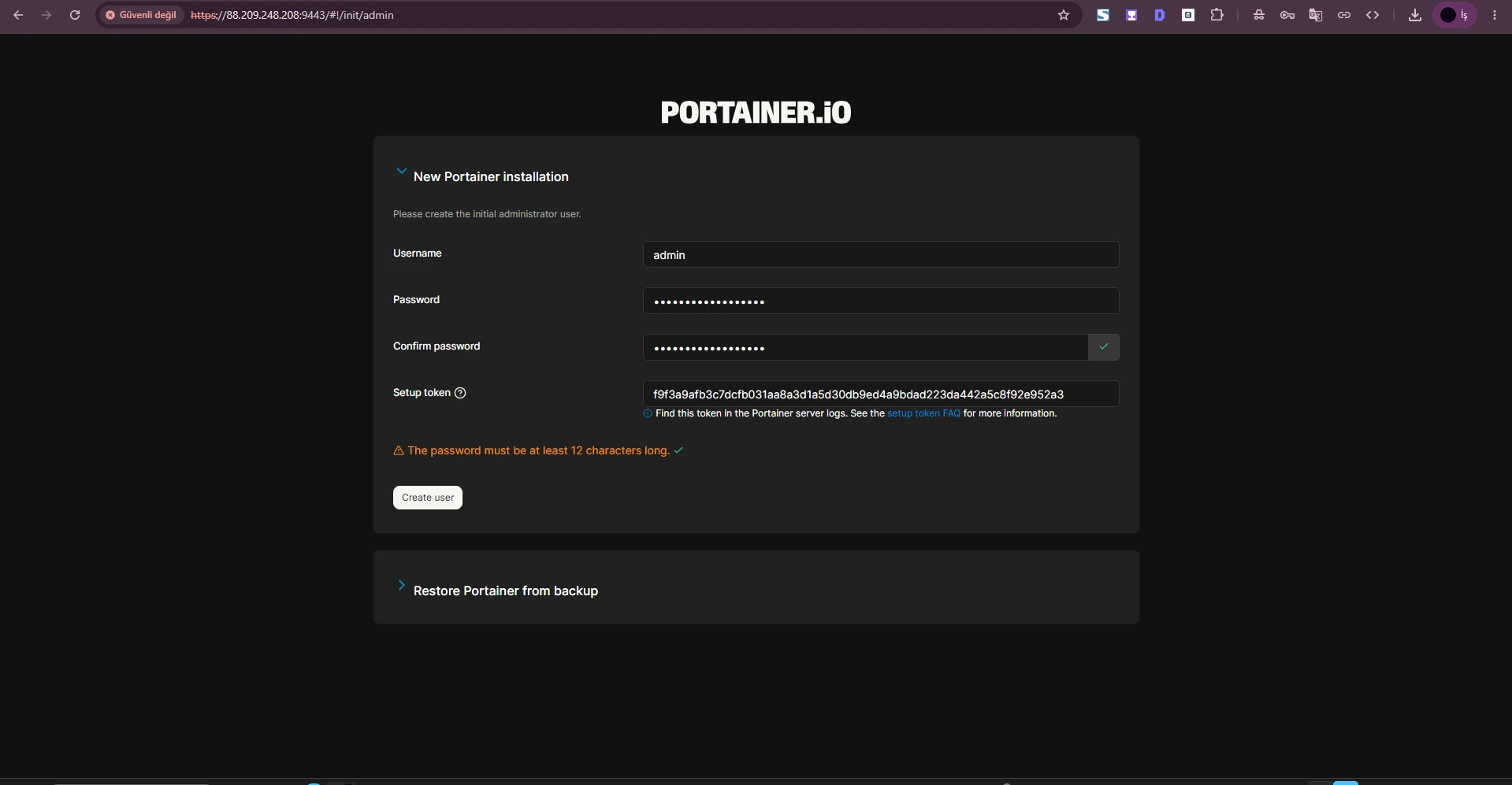 Docker script düzeltildikten sonra çalışan gerçek Portainer ilk kurulum ekranı.
